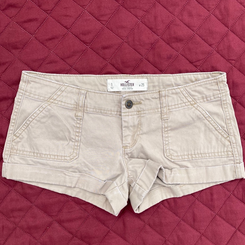 Hollister khaki shorts